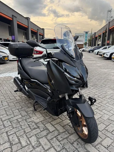YAMAHA XMAX 2023