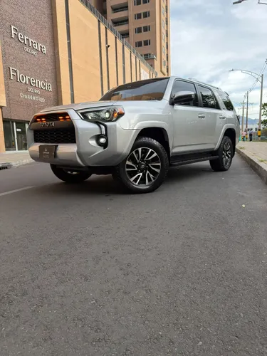Toyota 4Runner SR5 2021