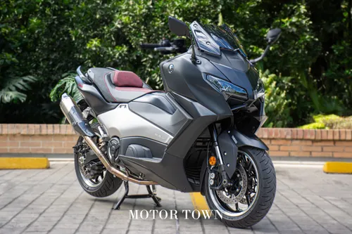 YAMAHA TMAX XP560 2026