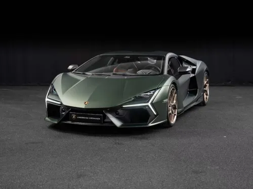 LAMBORGHINI REVUELTO