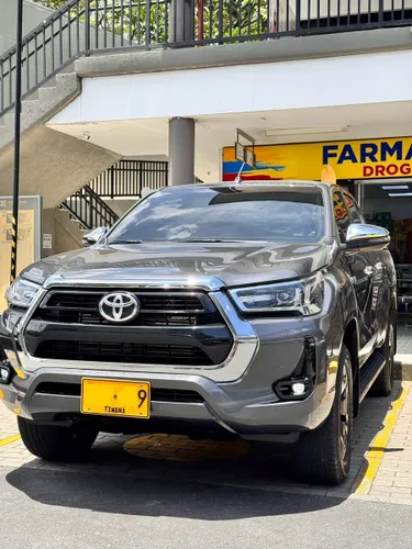 Toyota Hilux Srv 2025
