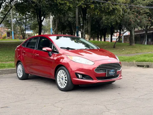 FORD FIESTA TITANIUM AT