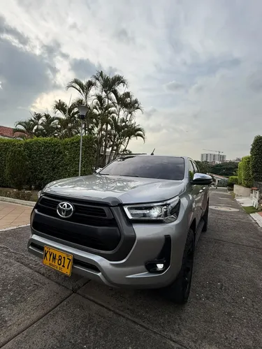 TOYOTA HILUX 2.4 DIESEL 4X4 Blindaje 2 Plus