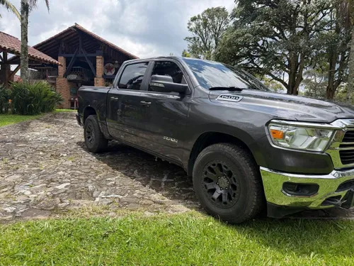 dodge RAM 1500 2021 hibrida