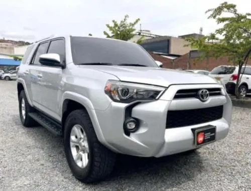 Toyota 4Runner SR5 2024