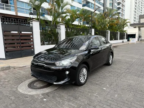 Kia Rio Vibrant 1.4 Mecánico a Gasolina