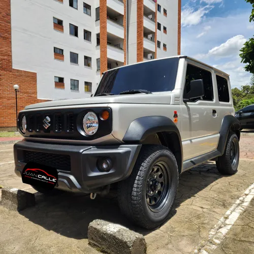 Se vende Suzuki Jimny 2023 Mecánico 1.5 4x4 con bajo