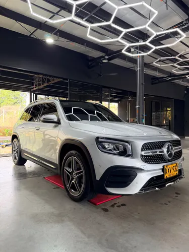 MERCEDES-BENZ GLB200