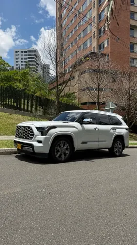 Toyota sequoia capstone