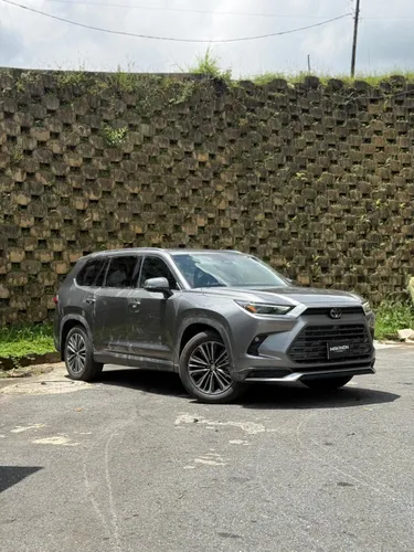 Toyota Grand Highlander Platinum