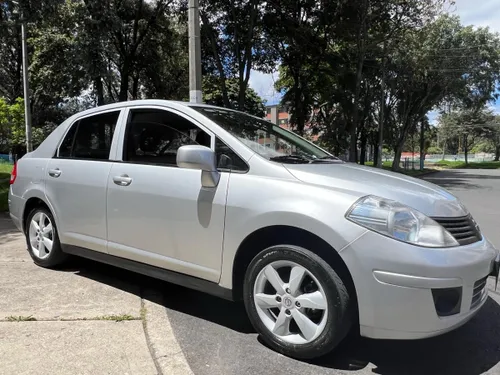 NISSAN TIIDA 2011