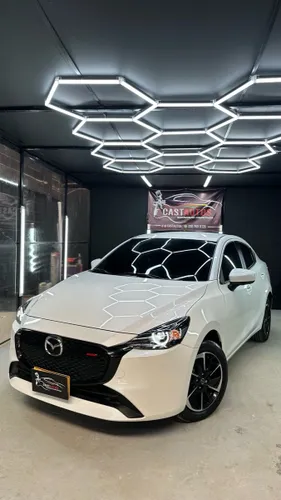 MAZDA 2 GRAN TURING LX 2026