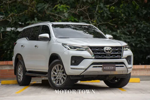 TOYOTA FORTUNER SRV 2.8 DIESEL 42
