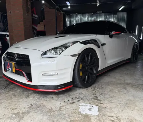 NISSAN GTR 3.8 premium edition
