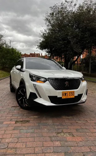 Peugeot 2008 allure AT 2022  Excelente estado  43.535 km