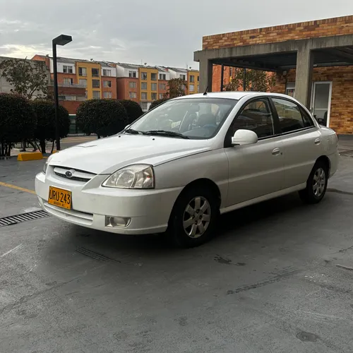 Kia Río stylus ls 2015