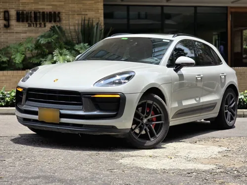 PORSCHE MACAN T