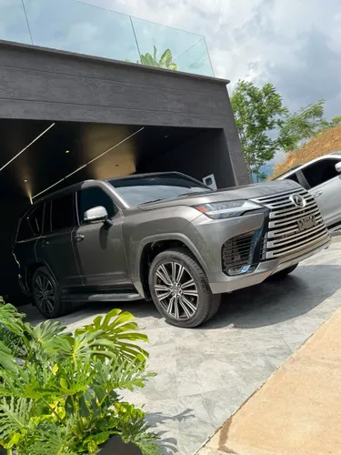 Lexus LX 700h LUXURY