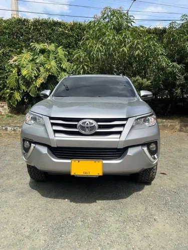 Toyota Fortuner sr 2.7 2018