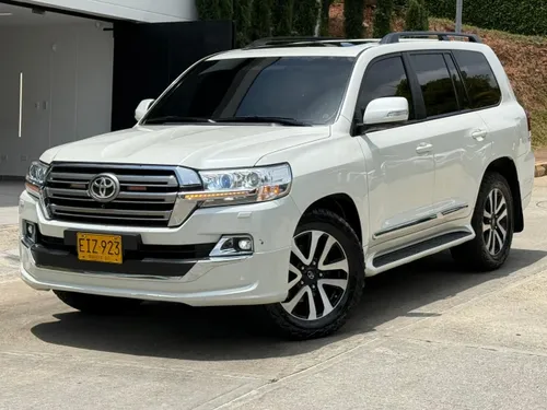 Toyota Sahara LC 200 2017 diesel gxr arabe diesel