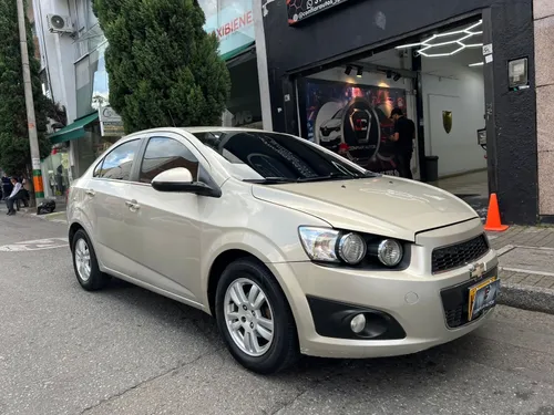 CHEVROLET SONIC SEDAN LT MECANICO 2015