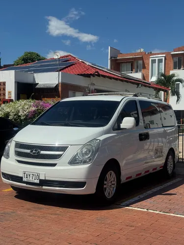 Hyundai van H-1 2012