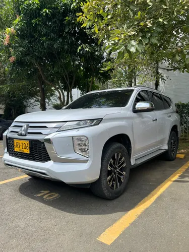 Montero Sport 2.5 Diese 4x4 - Mitsubishi