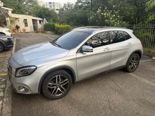 Mercedes Benz GLA 200
