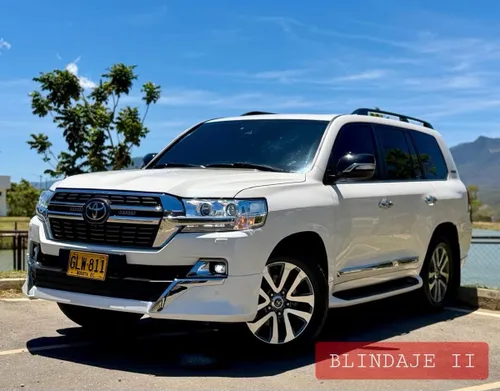 Toyota Sahara LC200 Europea Excutive blindaje 2 plus diesel