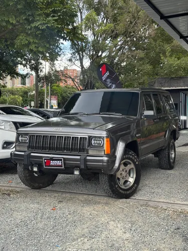 JEEP CHEROKEE LAREDO SIN AIRE 1996 MECANICA 4.0L GRIS 286.100KMS