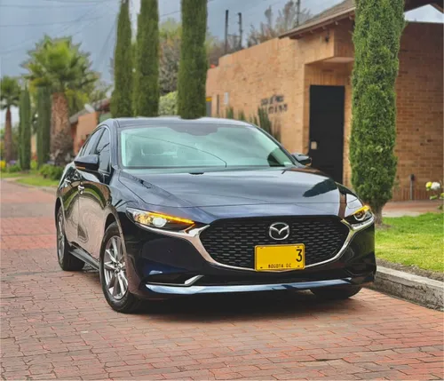 Mazda 3 AT 2.0 híbrido
