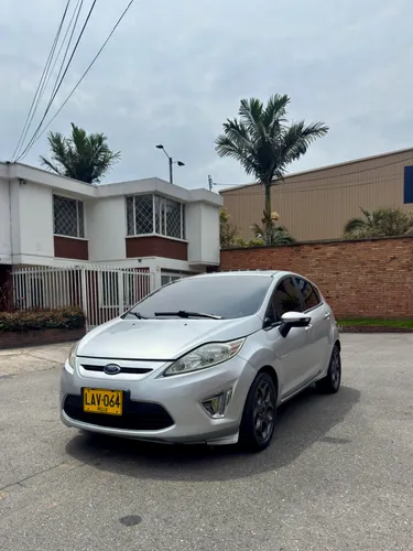 Ford Fiesta mecánico 2011 full equipo