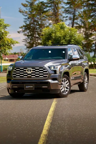toyota sequoia 1794 hibrida2026