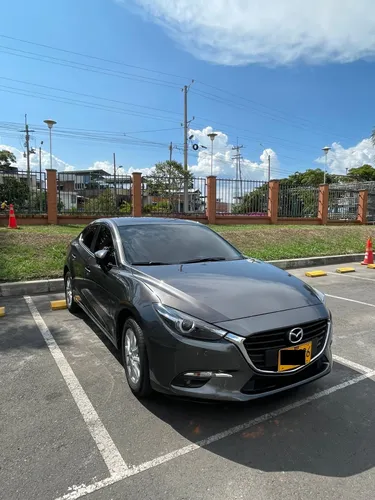Mazda 3 touring 2019
