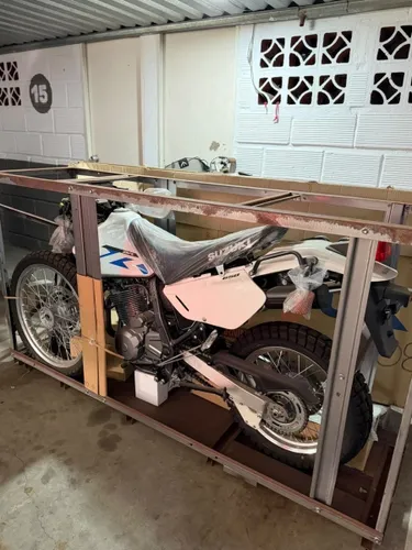 SUZUKI DR 650