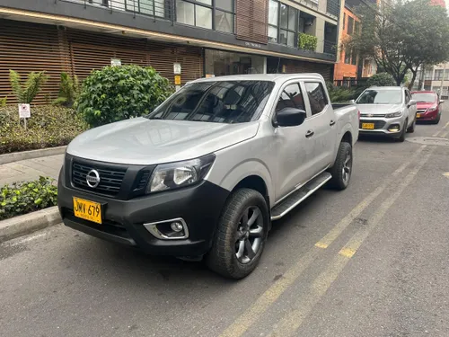 Nissan NP300 Frontier 2.5G MT con bajo kilometraje