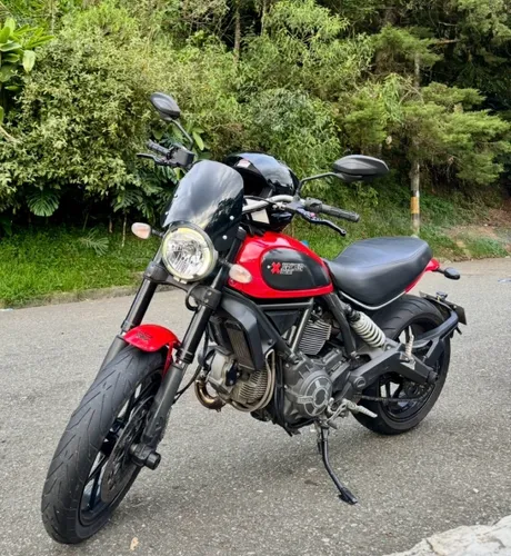 SE VENDE DUCATI SCRAMBLER ICON