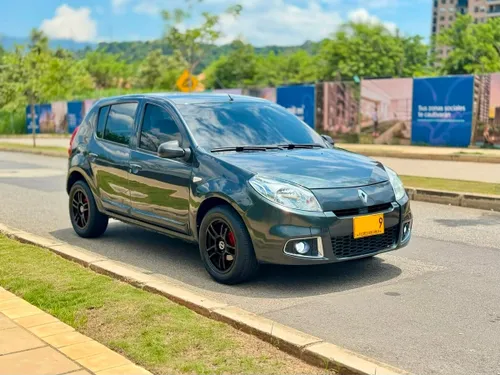 Renault Sandero Authentic 2013