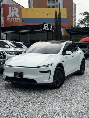 TESLA MODEL Y 2026  ELÉCTRICA