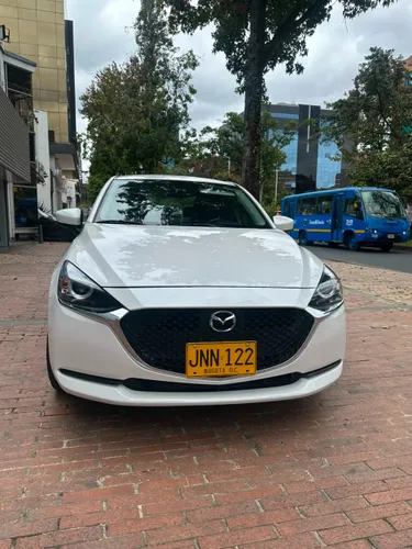 MAZDA 2 SEDÁN TOURING  MODELO 2021
