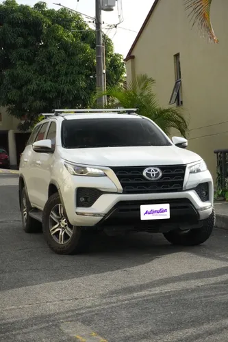 Toyota Fortuner SR 2.4 Diésel 2021