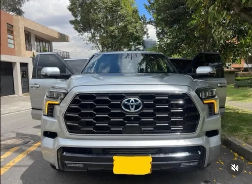 TOYOTA SEQUOIA