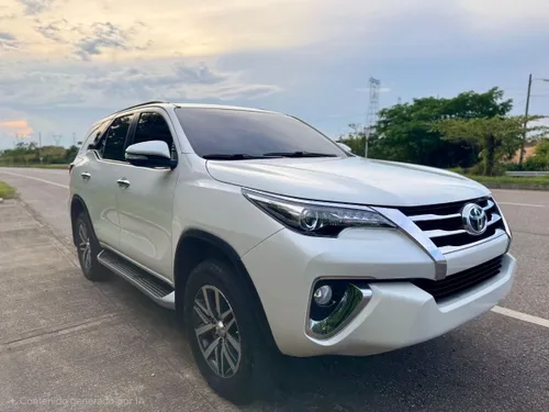 TOYOTA FORTUNER 2.8 DIESEL 4x4 SRV