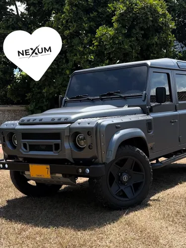 Land Rover Defender 110 2015