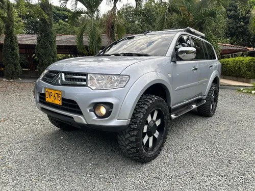 MITSUBISHI NATIVA 3.5L 2016  12.000 kilómetros