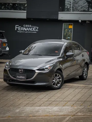 Mazda 2 Touring sedan 2022