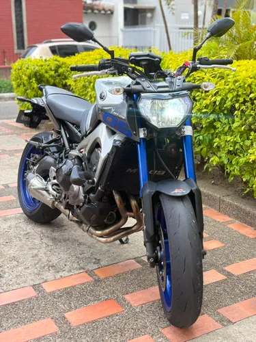 Yamaha MT 09 Purple edition IMPECABLE