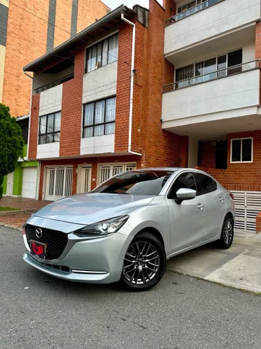 MAZDA 2 GRAND TOURING LX