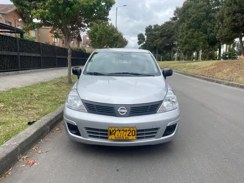 Nissan Tiida 2012