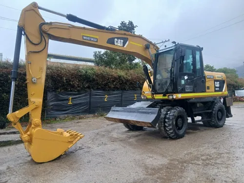 Excavadora Sobre Llantas Caterpillar M317D2